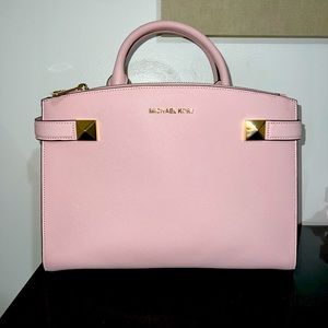 Authentic NEW Michael Kors Medium Purse Bag